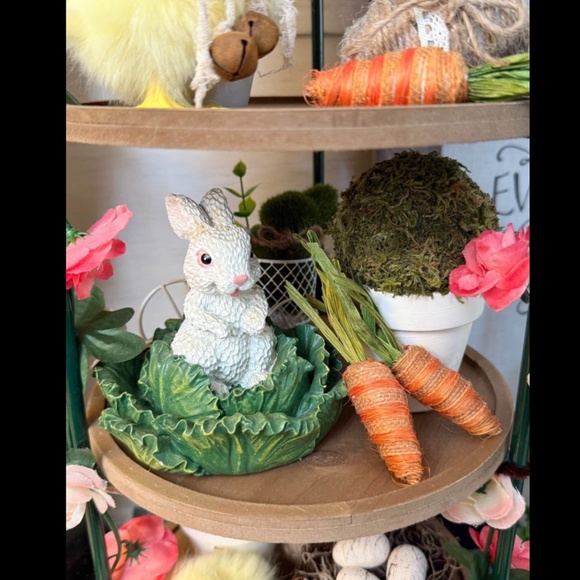 Three Tiered Spring Display - Picture 3 of 4